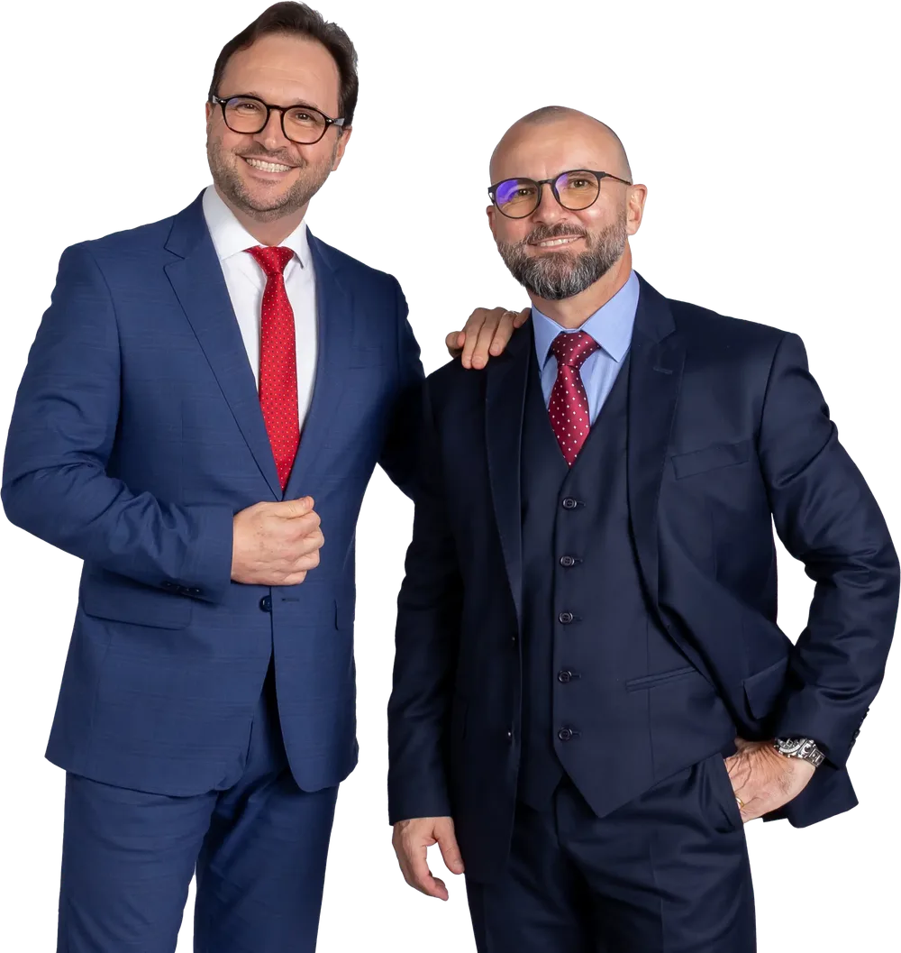 Alexandro e Moacir Guirão, sócios diretores do Guirão Advogados, sorriem lado a lado